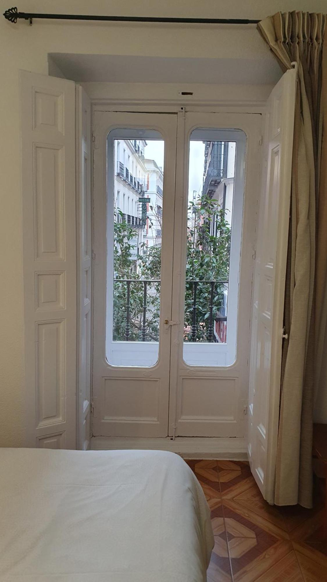 Hostal Ginebra -Madrid Centro Gran Via Sol- Zewnętrze zdjęcie